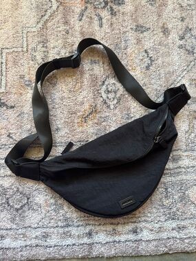 Andar Tatum sling Bag like new